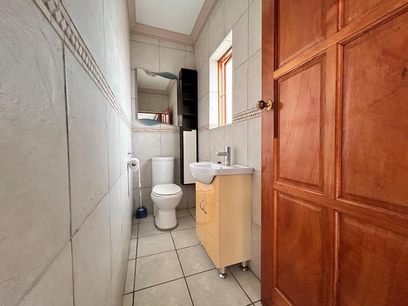 5 Bedroom Property for Sale in Birdwood Estate North West